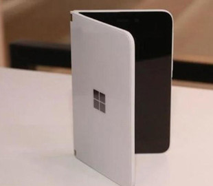 Microsoft запатентовала складное устройство сразу с тремя экранами
