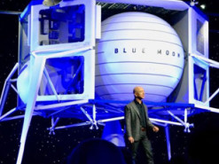 Появилась петиция с требованием не пускать Безоса назад на Землю