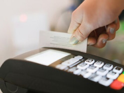 35-річна жінка викрала гроші з картки знайомої