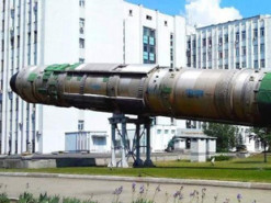 Без Илона Маска не обойтись: с кем и как Украина будет запускать спутники