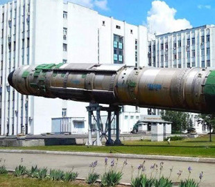 Без Илона Маска не обойтись: с кем и как Украина будет запускать спутники