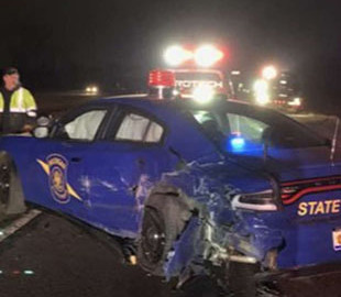 Американский регулятор потребовал у Tesla объяснить, почему она не отозвала автомобили для обновления системы Autopilot