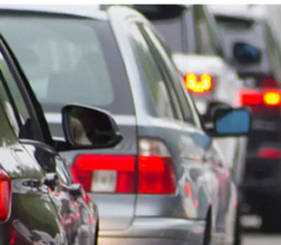 Боротьба з заторами по-одеськи: водій легковика повеселив мережу