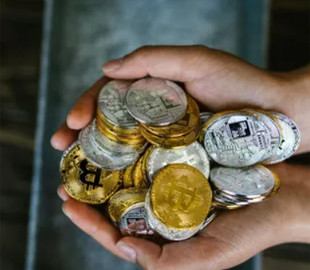 Українці створили міжнародну криптопіраміду: вкрадено десятки мільйонів гривень