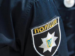 У Житомирі працівник відділення експрес-доставки викрадав з посилок коштовні речі та здавав їх до ломбарду