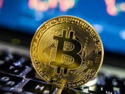 Неизвестный перевёл с криптокошелька около $1 млрд в биткоинах