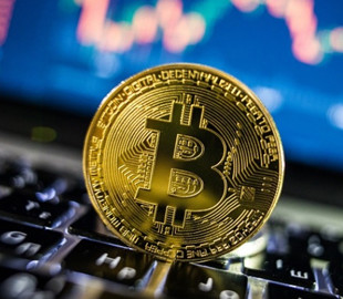 Неизвестный перевёл с криптокошелька около $1 млрд в биткоинах