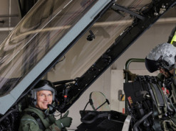 Генсек НАТО вперше політав на винищувачі Eurofighter і подякував Німеччині за підтримку України