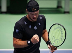 Марченко записал пародию на домашние тренировки от спортсменов