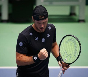 Марченко записал пародию на домашние тренировки от спортсменов