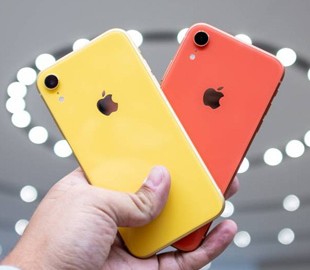 Владельцы iPhone XR жалуются на слезающую с корпусов краску