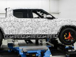 Rivian показала, как тестирует «на удаленке» прототип своего электропикапа
