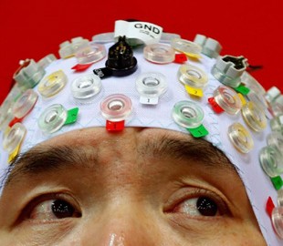 Небольшой стартап может обойти Маска и Цукерберга, связав наш мозг с компьютером