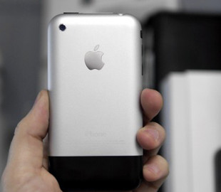 Сравнение iPhone 11 Pro и iPhone 2G