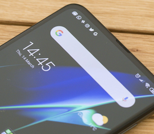 Эксперт рассказал о сроках появления смартфонов с подэкранной камерой