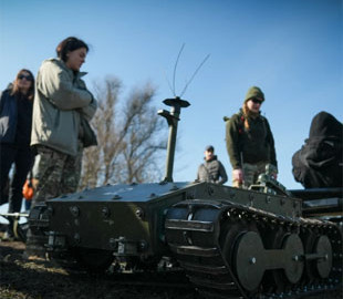 В Україні протестували інноваційних роботів для евакуації поранених