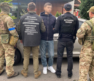 Правоохоронці затримали в Одесі виробника фальшивих довідок для ухилянтів