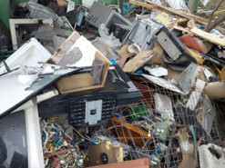 Загарбники у Бородянці викрадали старі телевізори, магнітоли і комп'ютери