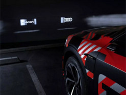 Audi оснастила свои электромобили фарами-проекторами