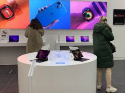 Магазины Apple в России открылись через сутки после запрета продаж: что известно