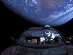 Електромобіль Маска пролетів у космосі вже 3 млрд км: до Марсу залишилося ще 320 млн кілометрів