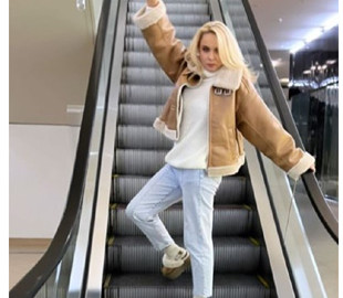 Лілія Ребрик показала, як носити наймоднішу куртку цієї осені: фото