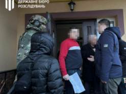 ДБР повідомило про підозру кіберзлочинцю, який виманював банківські дані у громадян Канади та США