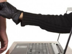 Інтернет-шахраї ошукали жінку на 8 тисяч гривень