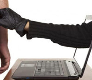 Інтернет-шахраї ошукали жінку на 8 тисяч гривень