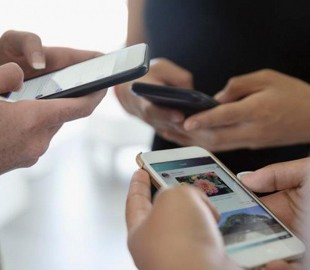 В поставляемых американскими компаниями телефонах выявлена опасная уязвимость