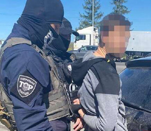 На Тернопільщині псевдоволонтери купили собі елітні автівки за пожертви для ЗСУ