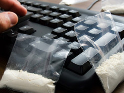 Оперативники разоблачили "рекламщика" интернет-магазинов по продаже наркотиков