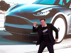 Капитализация Tesla впервые превысила $800 млрд