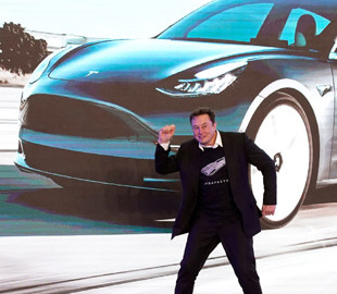 Капитализация Tesla впервые превысила $800 млрд
