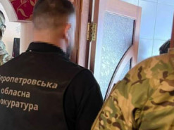 Кіберполіцейські викрили шахраїв, які під виглядом «єДопомога» ошукали українців на 5 млн грн
