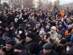 Протести у Казахстані: у країні відключили мобільний інтернет