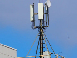 Чому українці бояться стільникових станцій: розбираємо головні міфи