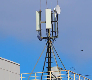 Чому українці бояться стільникових станцій: розбираємо головні міфи