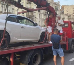 Известный блогер устроил "цирк" в центре Киева из-за нарушения ПДД