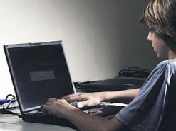 Смертельные игры в соцсетях: в Нацполиции назвали главные причины детских самоубийств