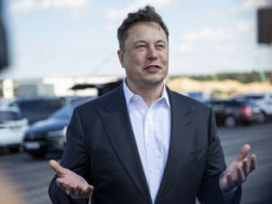 Стоимость Tesla быстро снижается после решения Маска продать часть акций компании