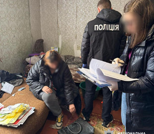 Правоохоронці викрили шахрайку, яка ошукала військового майже на мільйон гривень