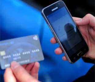 В Мелитопольском районе мошенники пытались украсть деньги с карты волонтера