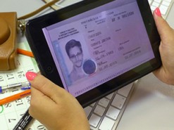 Сноуден отказался называть свою жизнь в России безопасной