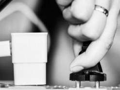 В Україні переходять на новий стандарт напруги в розетках: названо небезпеку