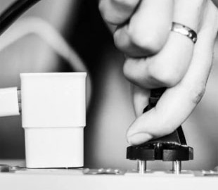 В Україні переходять на новий стандарт напруги в розетках: названо небезпеку