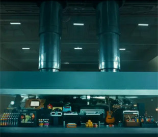 Apple критикують за рекламу нового iPad, у якій гідравлічний прес нищить культурні надбання людства