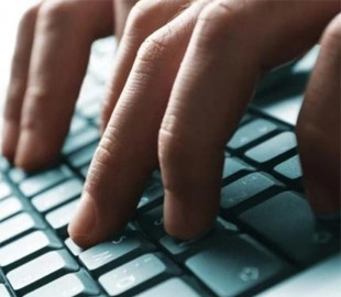 Дані про пацієнтів брав з Інтернету: мешканець Рівненщини наживався на онкохворих дітях