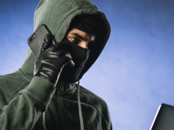 Как уберечь свои деньги от мошенников во время войны: 5 правил