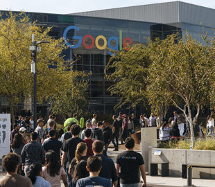Ещё больше бывших сотрудников ополчилось против Google